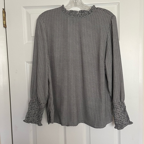 Gray Ruffled Long Sleeve Blouse - Picture 1 of 4